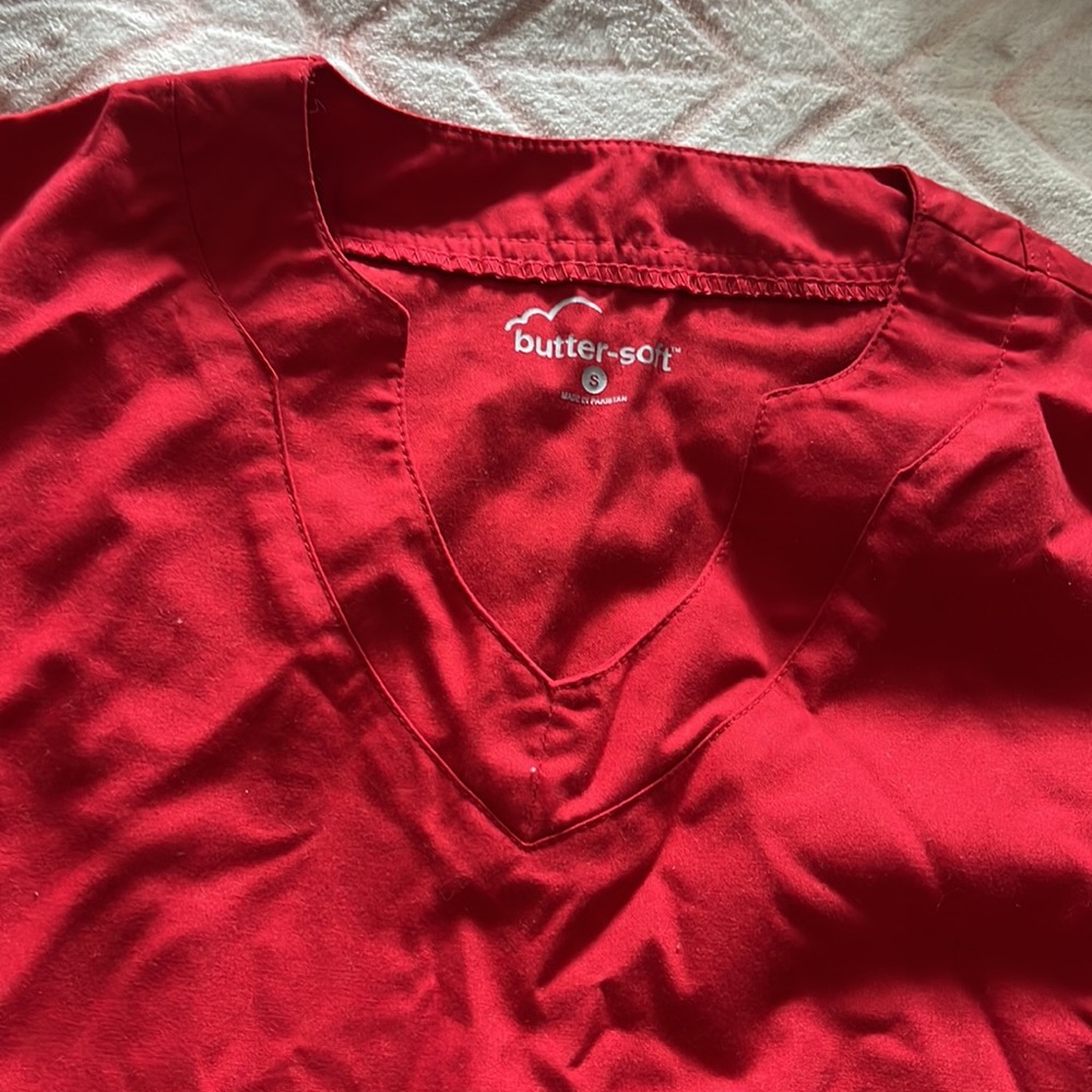 Scrub top - Picture 3 of 4